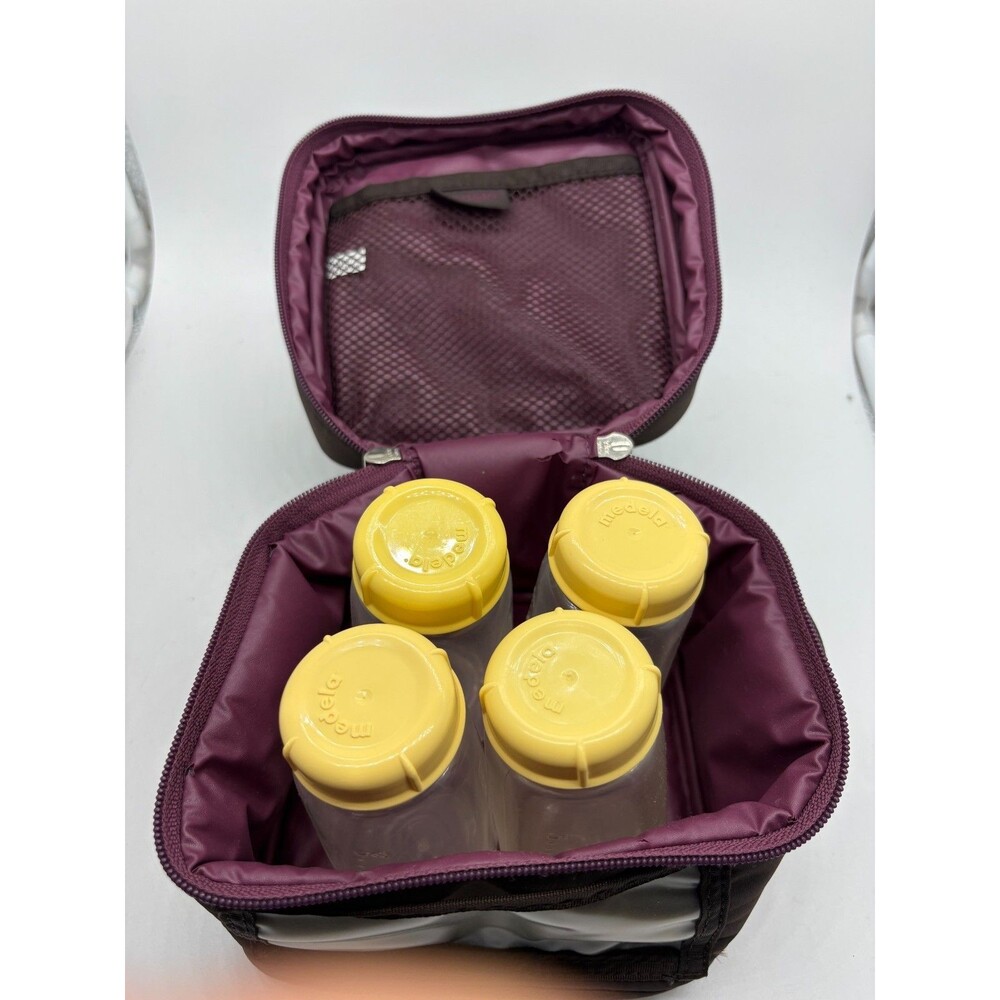 Medela Breast 4 Milk Collection and Storage Bottles With Bag 5 oz
